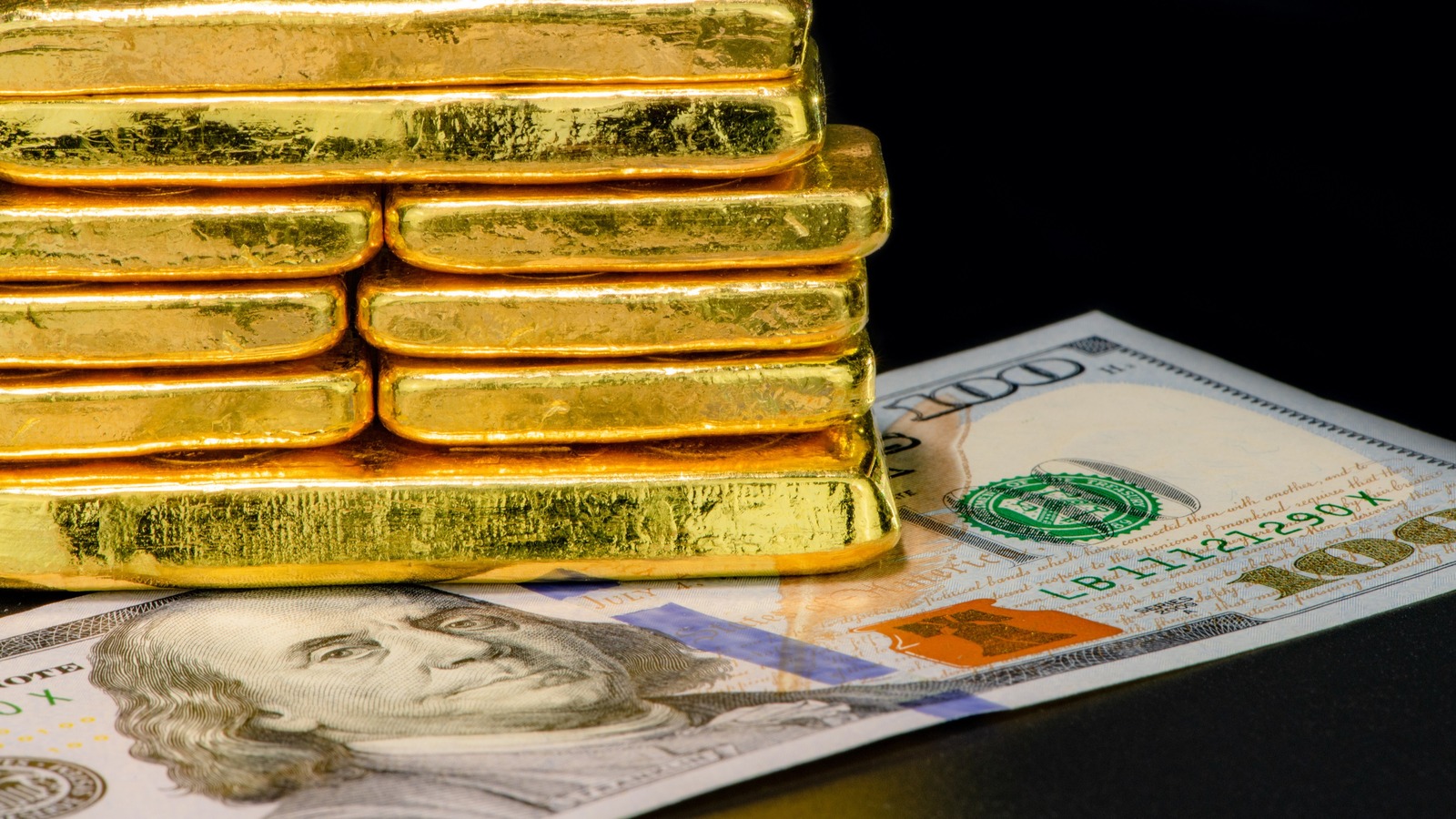 Altında 2026 Hedefi 4 Bin Dolar: Küresel Belirsizlik, Güvenli Limanı Parlatıyor