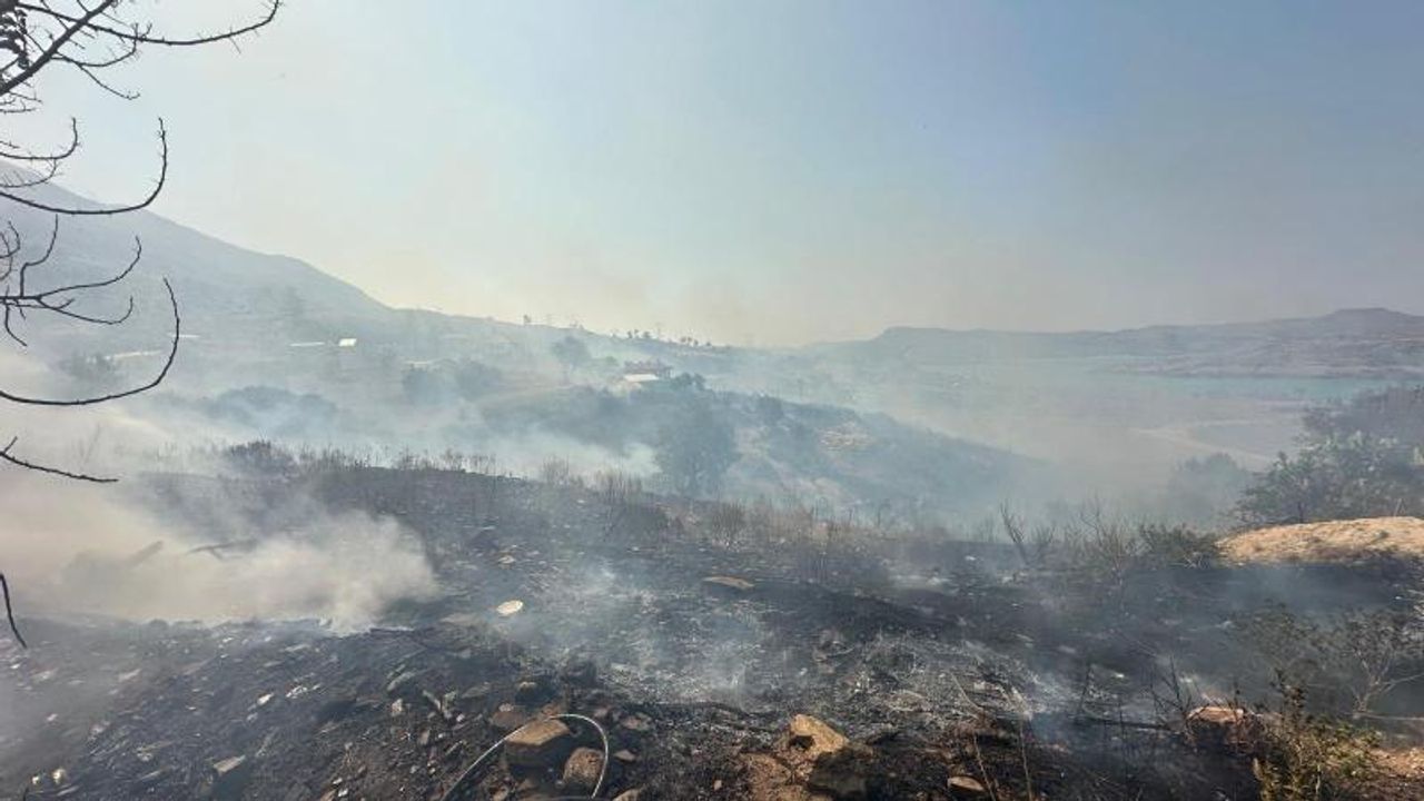 Antalya’da 3 İlçede Orman Yangını: Yerleşim Yerleri Tahliye Edildi