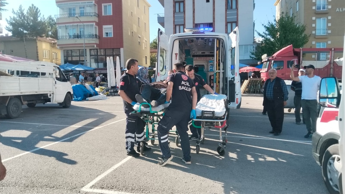 Çorum'da Silah Sesleri Pazarı Kana Buladı: 1’i Ağır 8 Yaralı, Saldırganlar Kaçtı