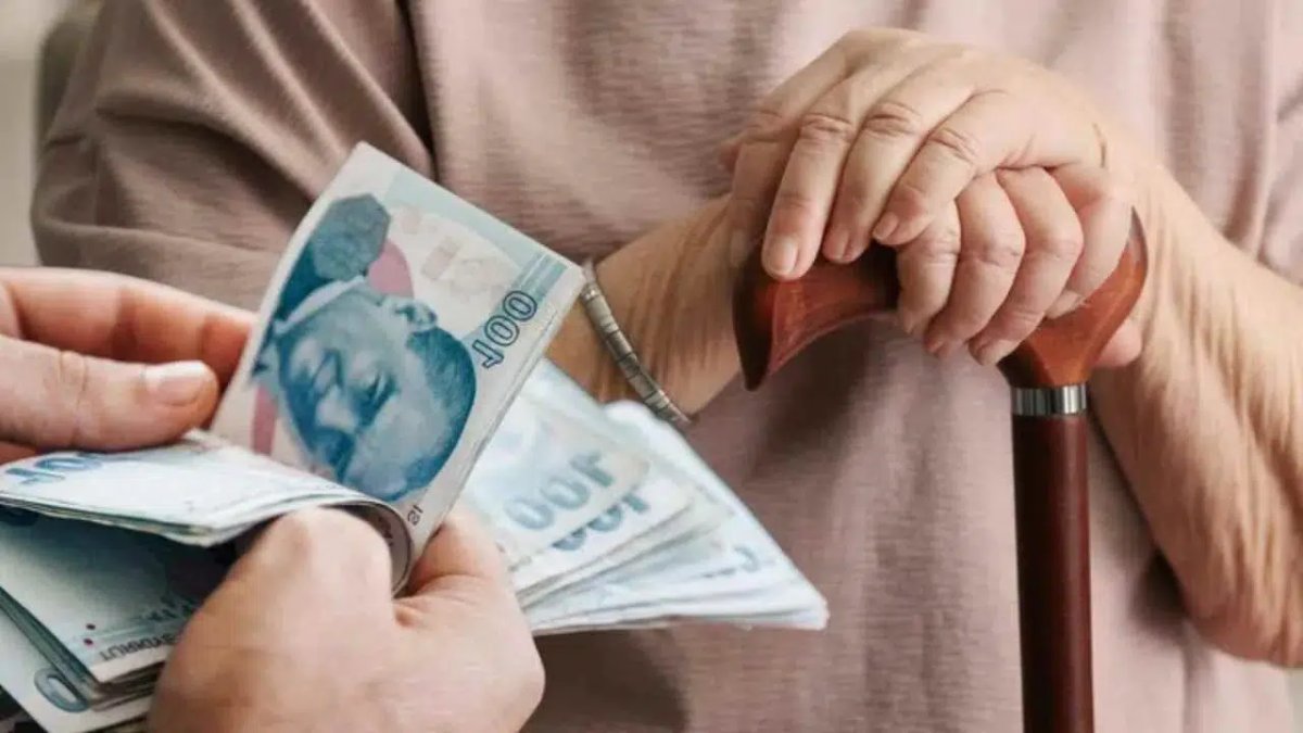 Emekliye Promosyon Yarışı Büyüyor! Uzman Görüşü: 35 Bin TL Uzak Değil