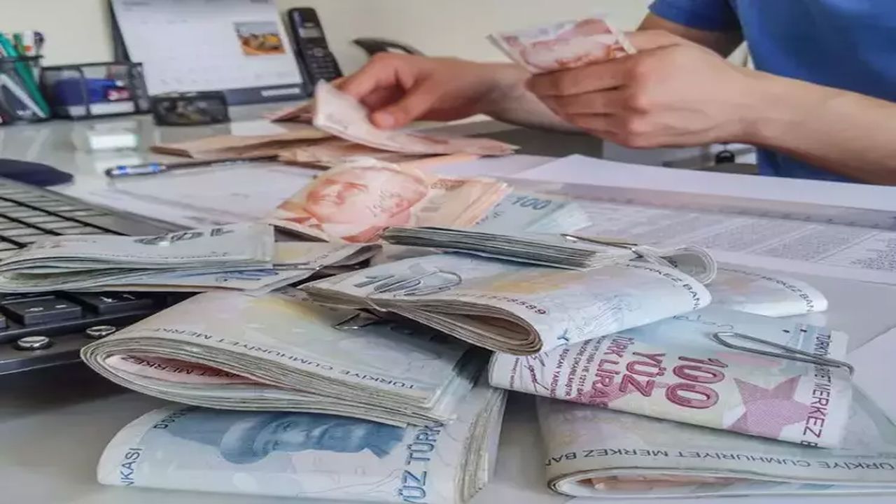 Mevduat Faizinde Sert Düşüş: TLREF ve Fon Getirileri de Geri Çekildi