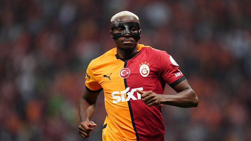 Victor Osimhen'den Olay Yaratacak Sözler: Napoli Taraftarını Kızdıran "Solo il Gala" Mesajı